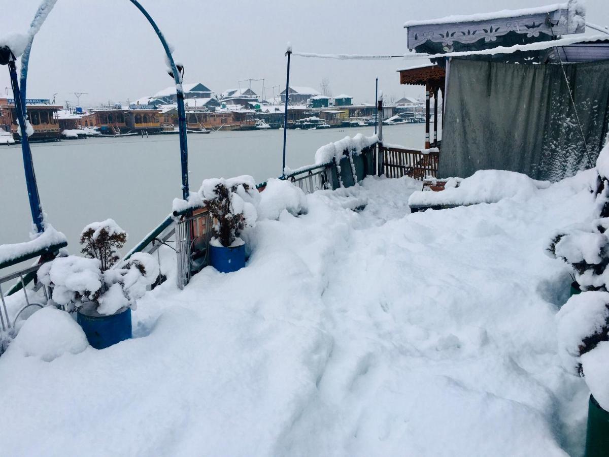 Bed and Breakfast Houseboat New Retreat Group Srīnagar Zewnętrze zdjęcie